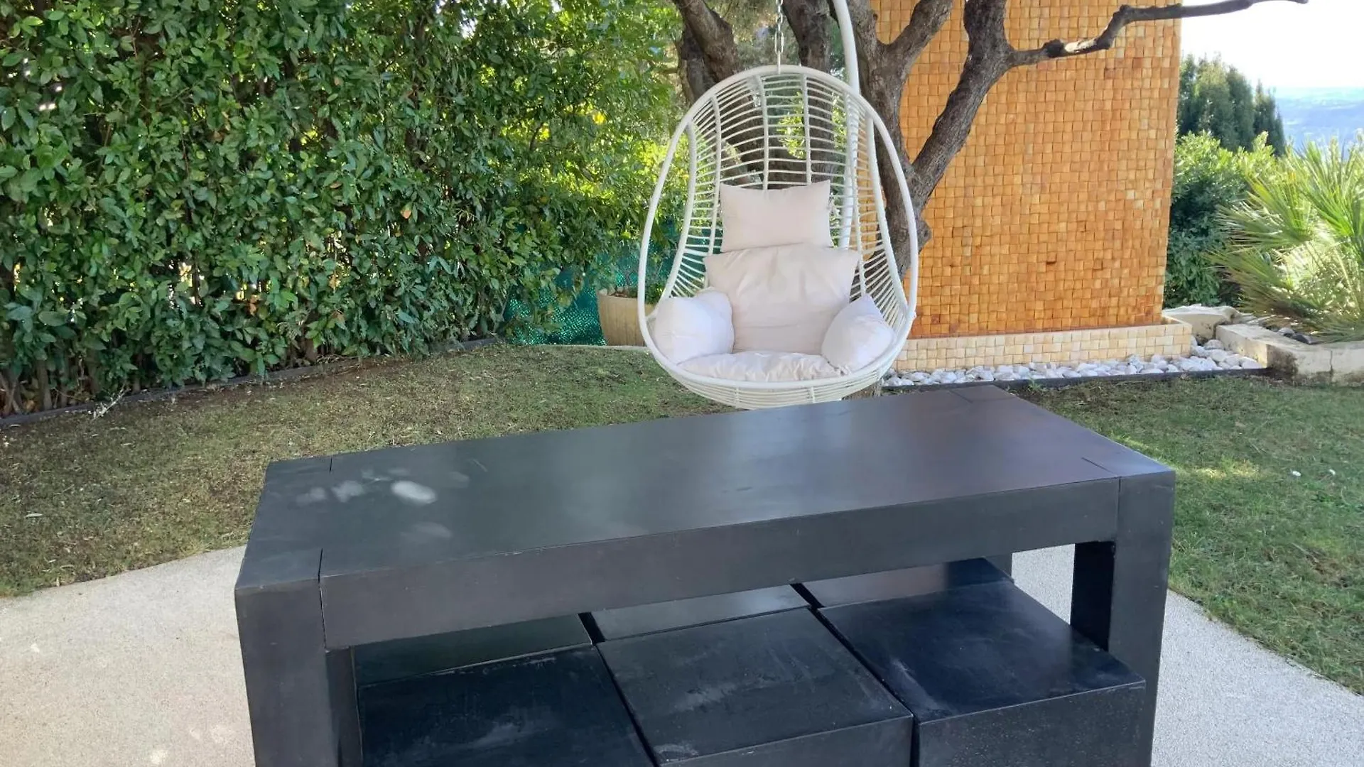 Maison Charmante A Aspremont Avec Piscine Privative 0*, Aspremont ( Alpes-Maritimes)