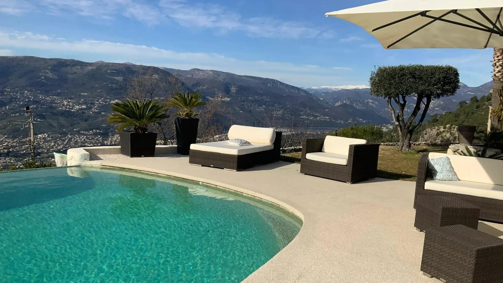 Maison Charmante A Aspremont Avec Piscine Privative Holiday home